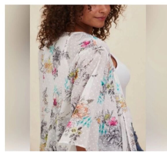 Torrid Flowery Swiss Dot Kimono 🌻 - Picture 2 of 10